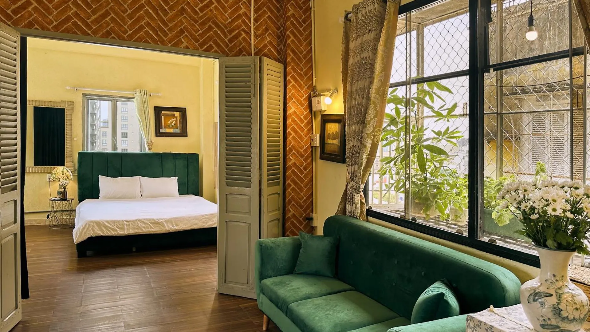 Black And White Dist 1 Ho Chi Minh City Apartment
